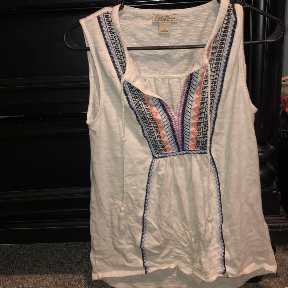 White tank top blouse with colorful design